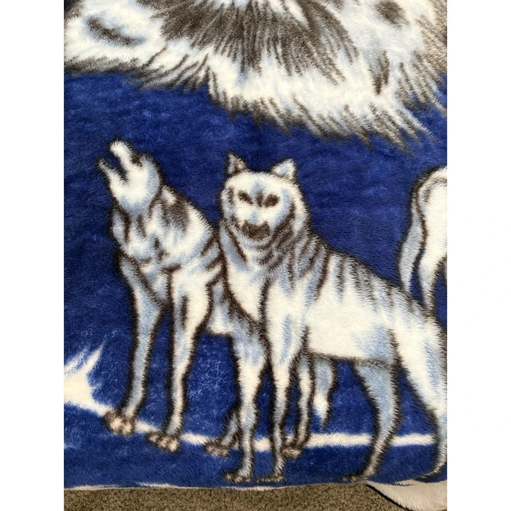 Korean Wolf Plush Blanket HEAVYWEIGHT Fleece Lodge Cabin Decor 91